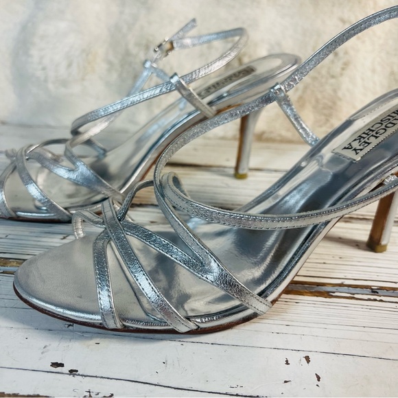 Badgley Mischka Strappy Criss Cross Metallic Silver Leather Kitten Heel Sandals - Picture 4 of 15